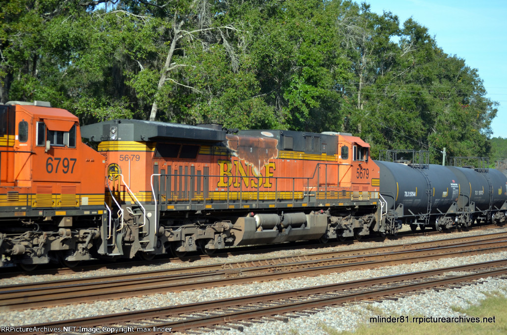 BNSF 5697